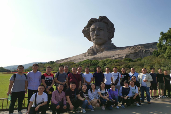 建投管線與戶外聯(lián)合黨支部重溫紅色記憶 、牢記使命初心