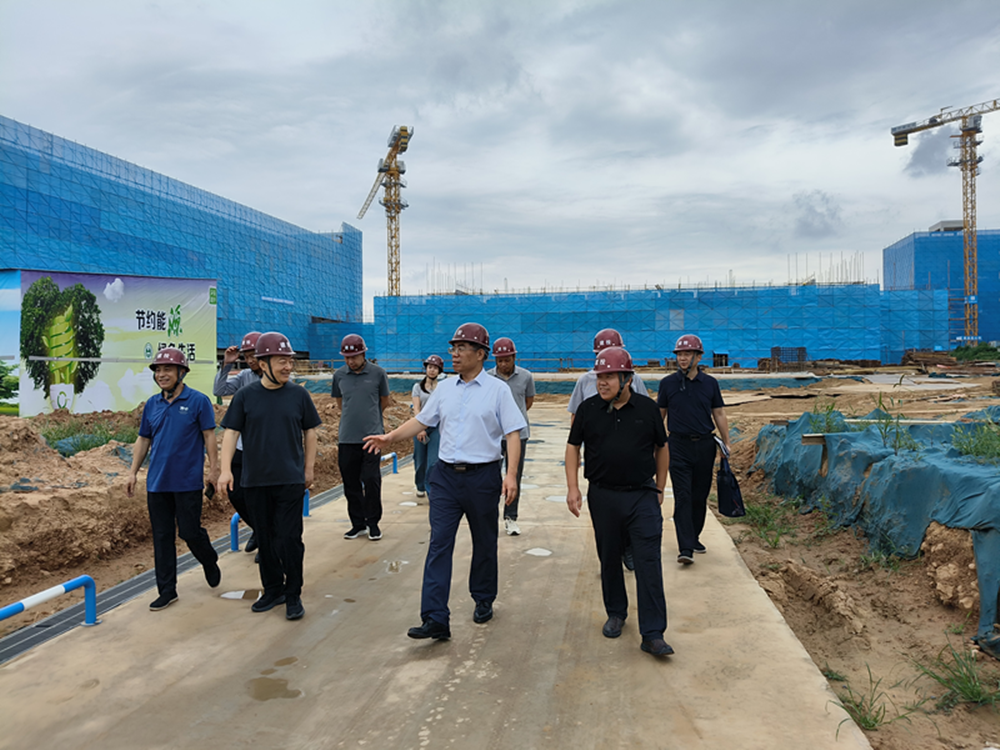 集團(tuán)公司黨委書記、董事長(zhǎng)汪洋到六十七高級(jí)中學(xué)項(xiàng)目調(diào)研項(xiàng)目建設(shè)工作